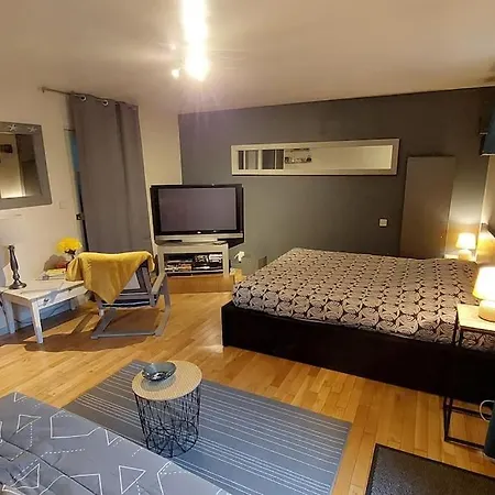 Cosy Proche De Rennes Apartment *